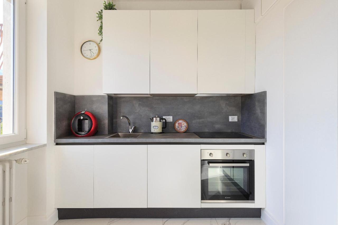Apartamento Iris Lejlighed Lesa Eksteriør billede